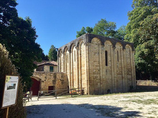 Abbaye Notre Dame de Nanteuil