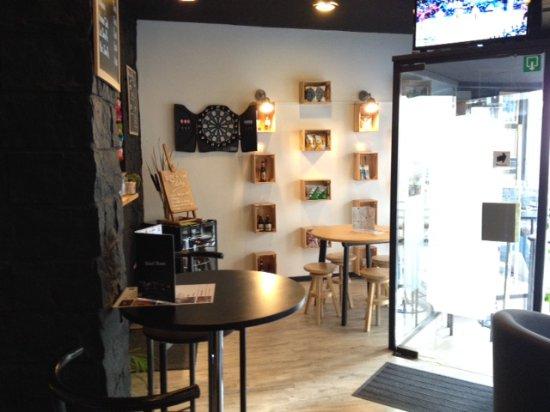 Black House Café