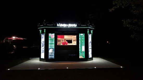 Kiosque à pizzas