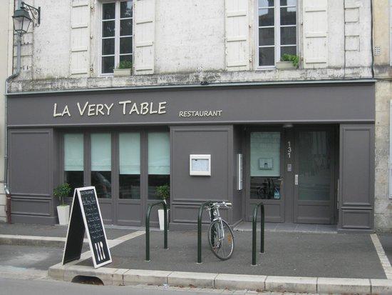 La very table