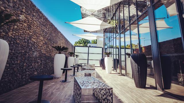Royal Lounge
