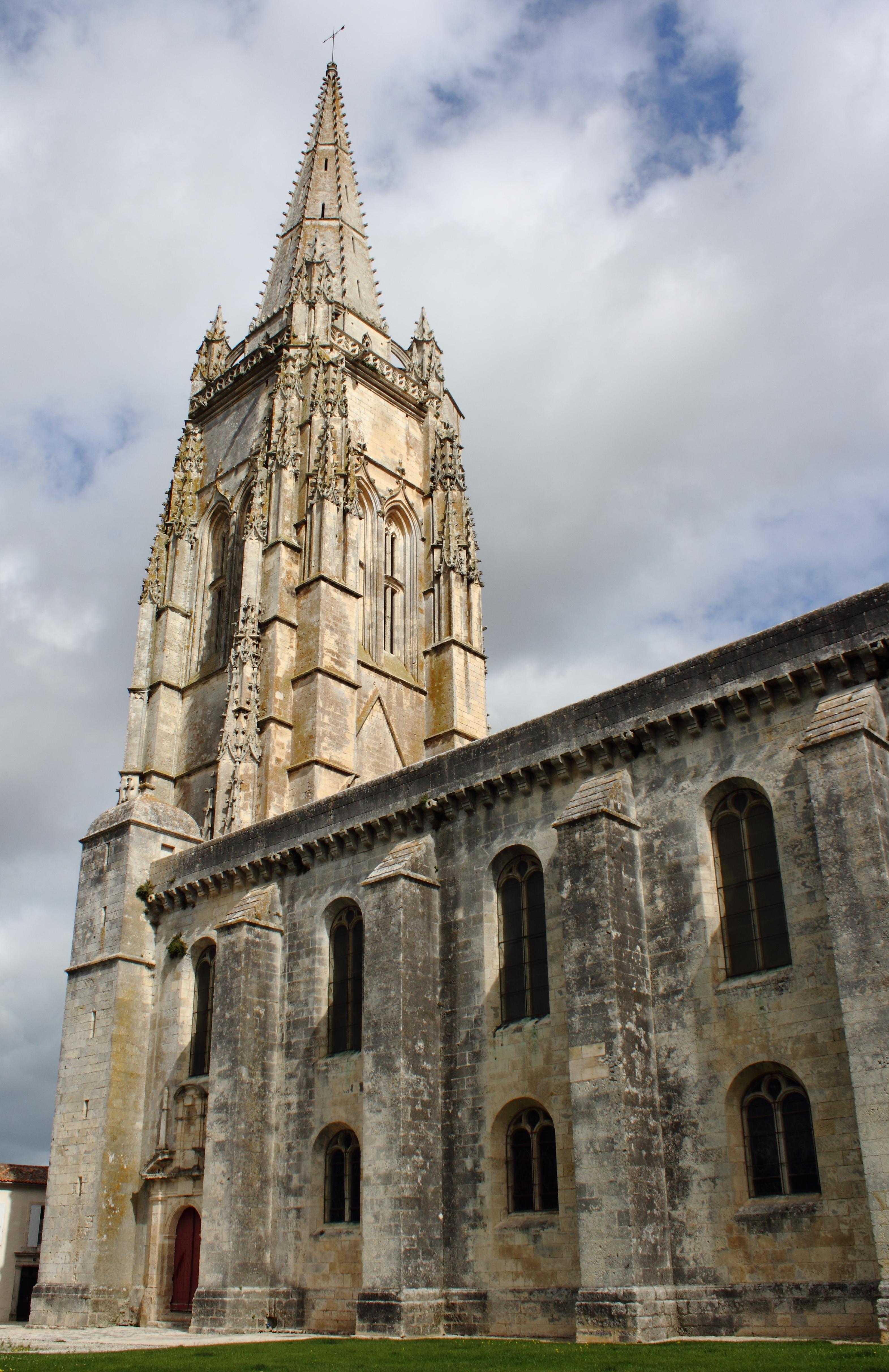 l'église Saint-Pierre de Marennes