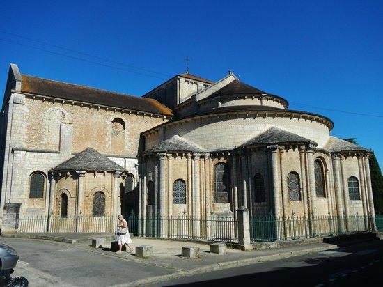 l'église Saint-Hilaire