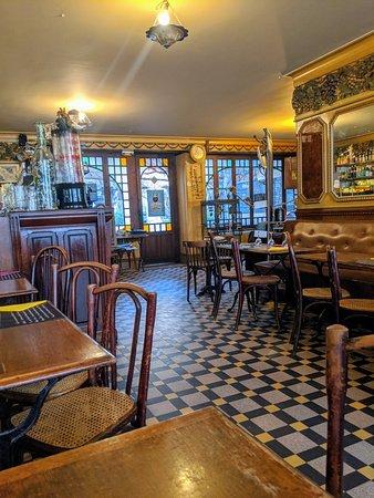 Le Cafe des Arts