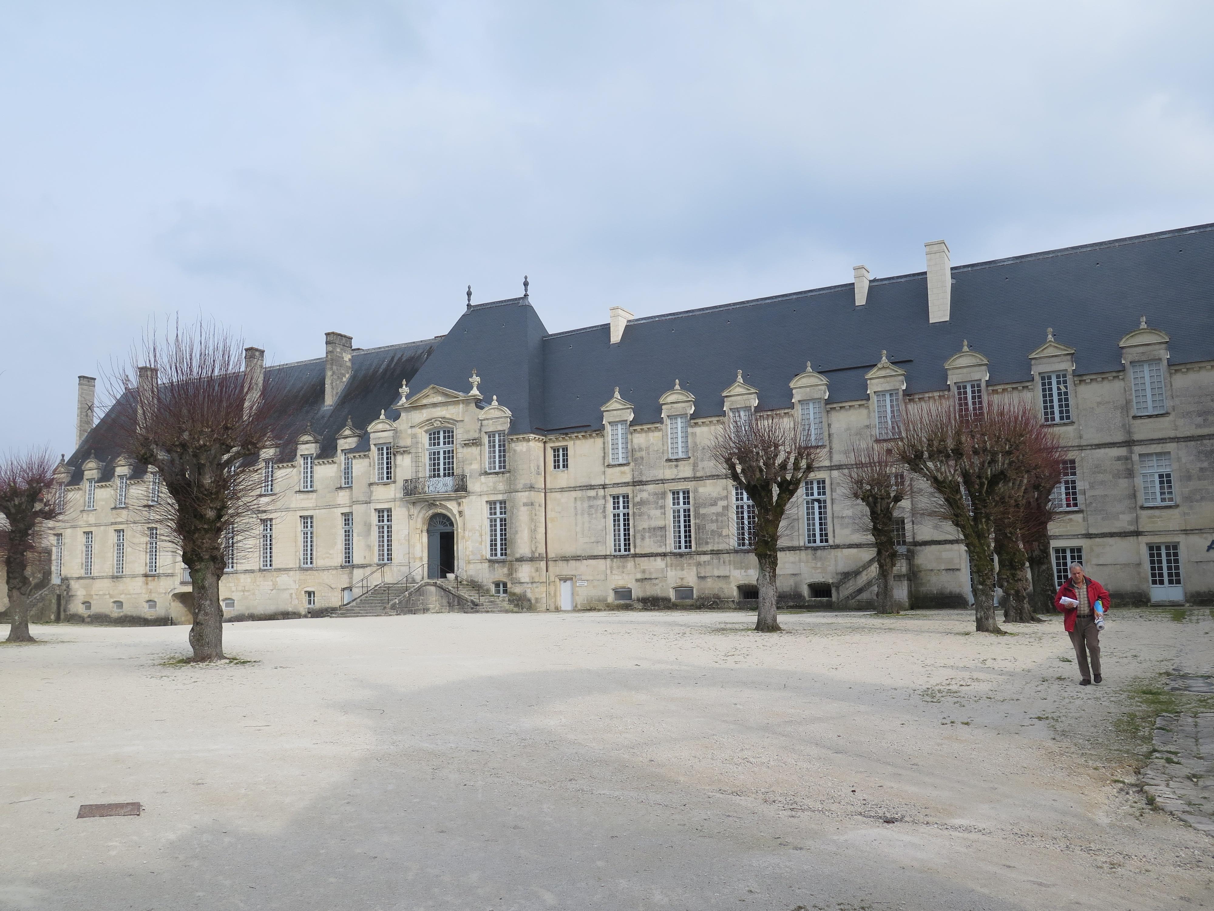 abbaye royale de Saint-Jean-d'Angély