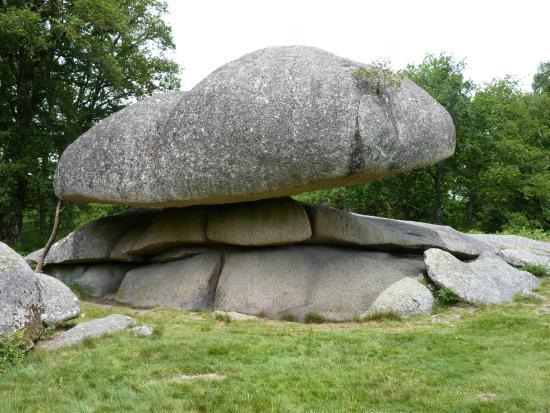 Les Pierres Jaumâtres