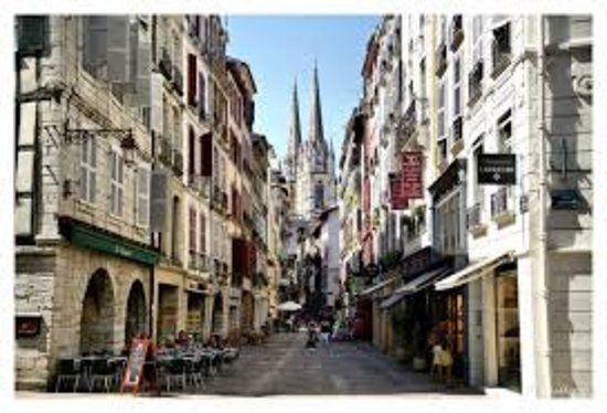 La rue Port Neuf