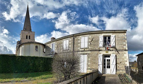 l'église Saint-Pierre de Savigny-sous-Faye