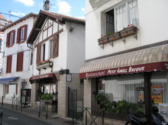 Chez Maya