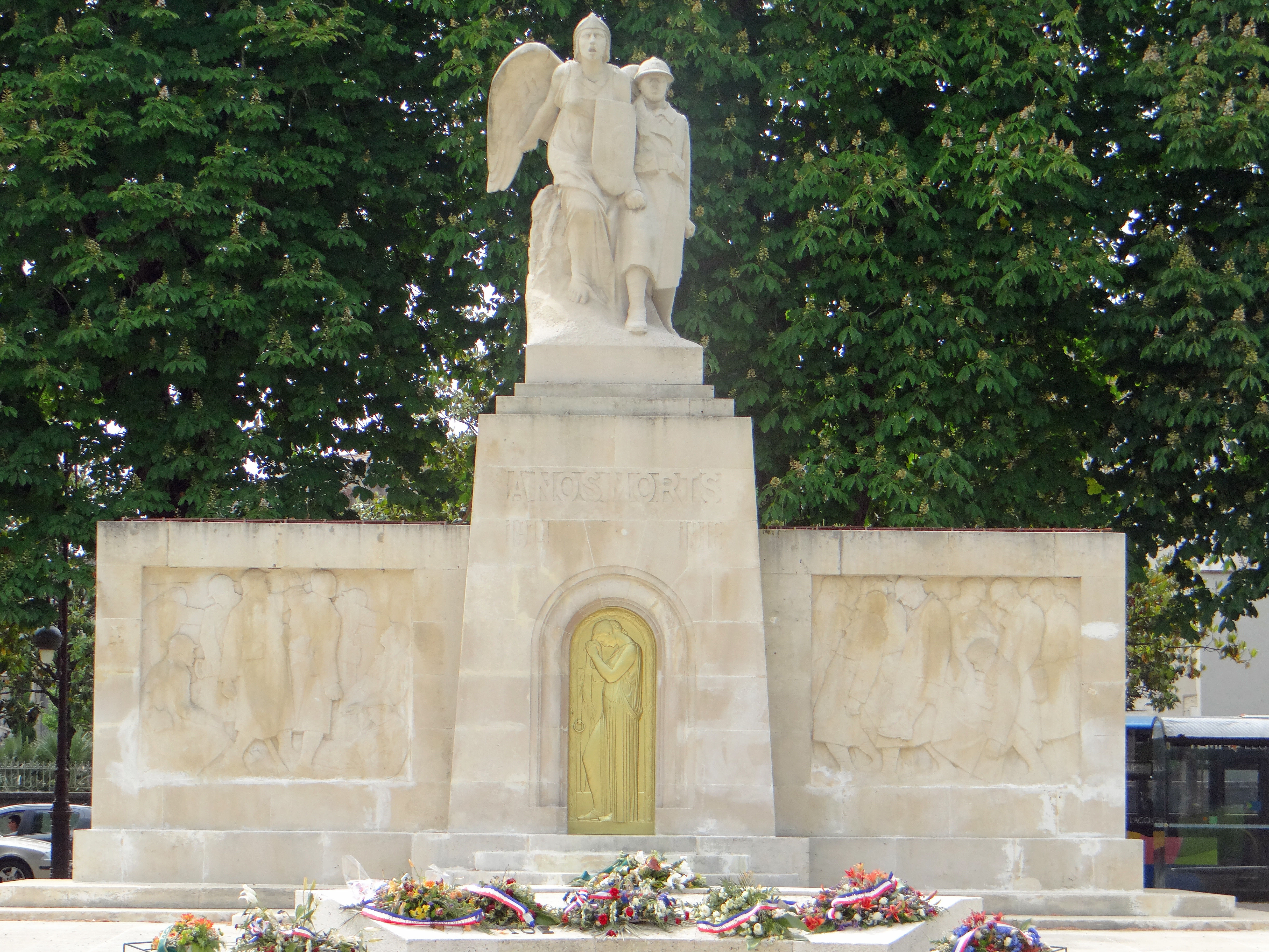 monument aux morts d'Agen