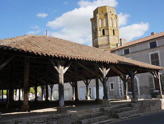 les Halles de Charroux